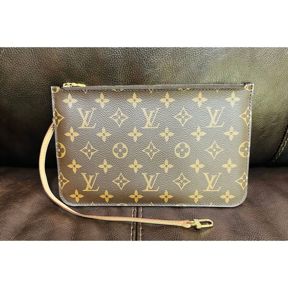 Brand New Louis Vuitton Carry It Pouch